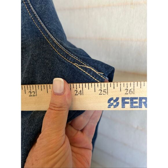 Torrid Women’s Denim Jean Jacket Size 2X Dark Wash Stretch Button Front Pockets - Picture 5 of 9